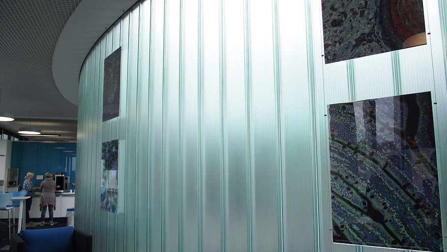 fachada-vidro-channel-glass-curvo-fachada-estrutural-pilkington-profilit-06
