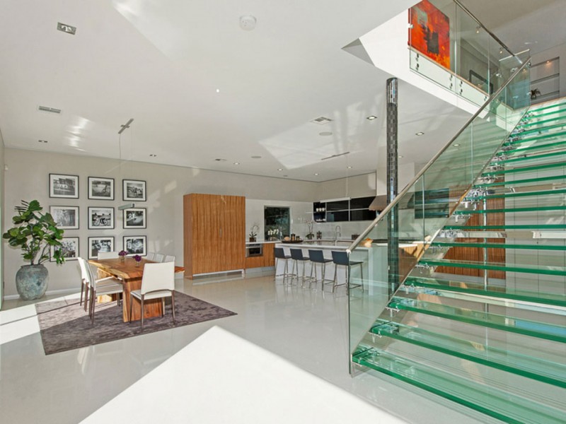 escada-piso-de-vidro-verde-multilaminado-05
